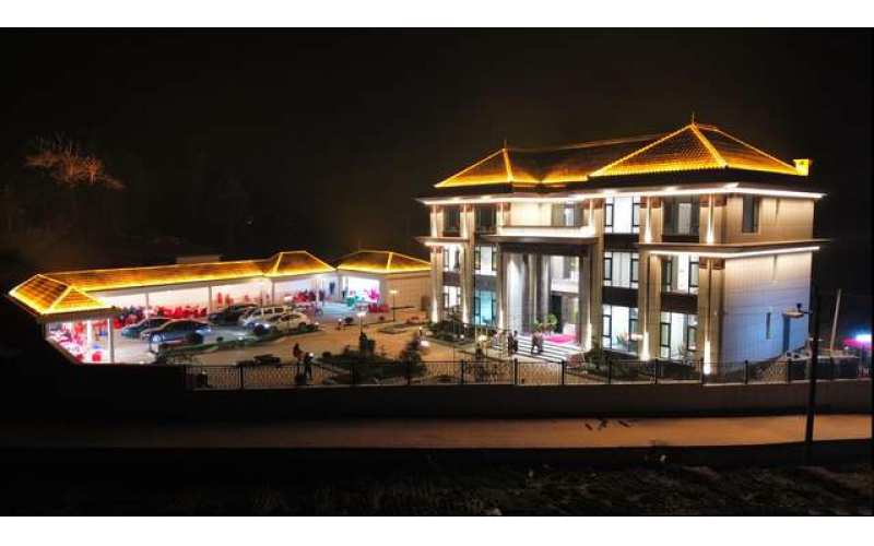 ‍光影筑家：別墅燈光亮化工程，點亮庭院與建筑的詩意夜境